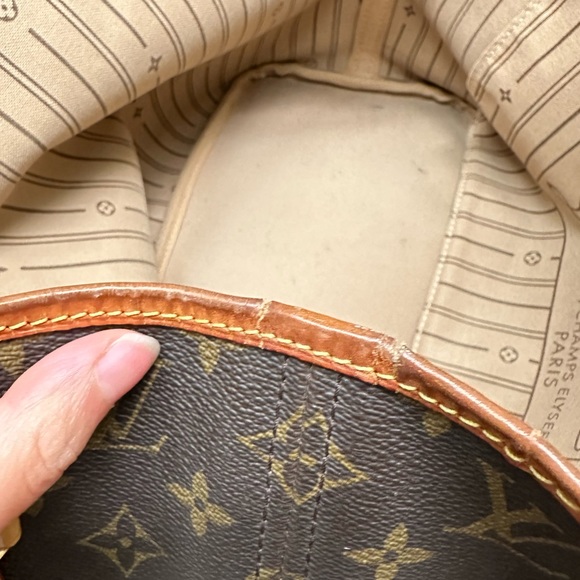Louis Vuitton Neverfull MM - Picture 8 of 8